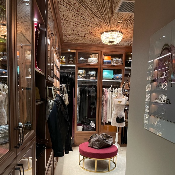 Meet your Posher, Patty - Picture 3 of 6